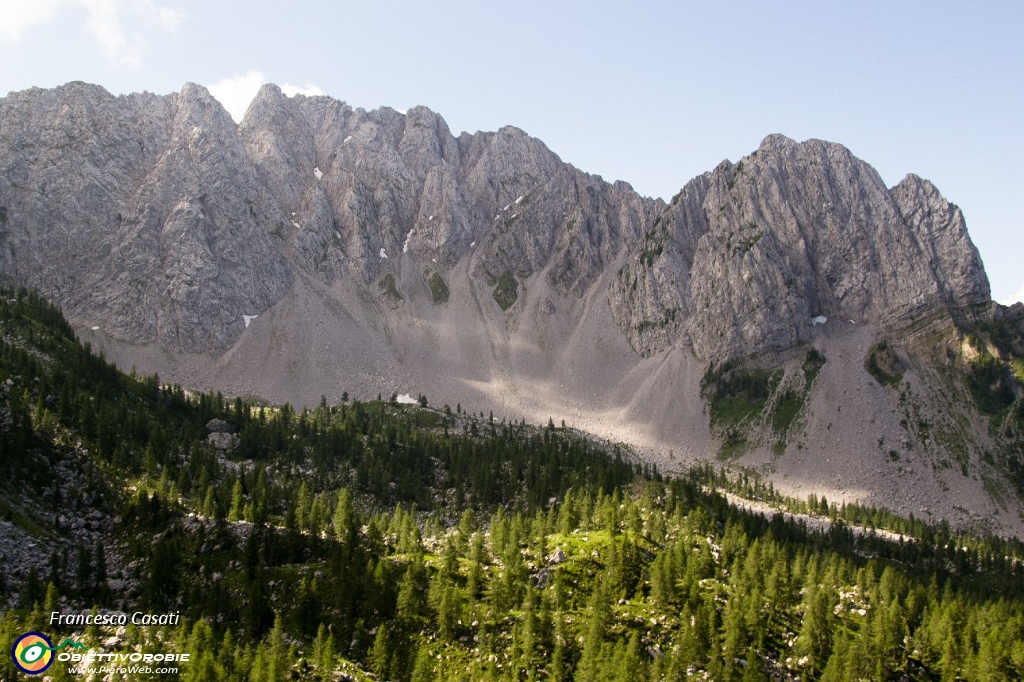 004 - Vista verso le cime di Varicla e le Pale.jpg